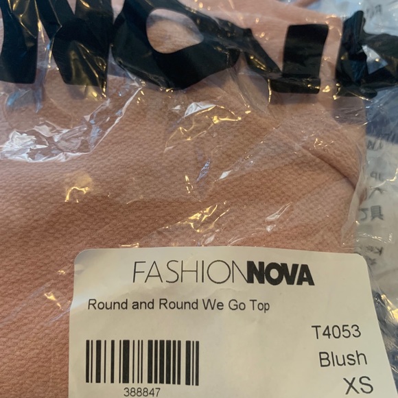 Fashion nova top - Picture 3 of 3